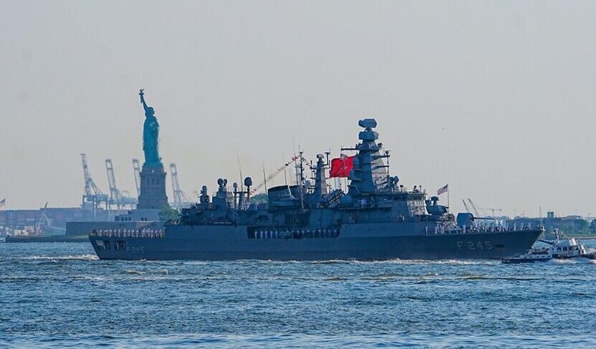 TCG Oruçreis New York’ta, Türkiye’yi temsil etti