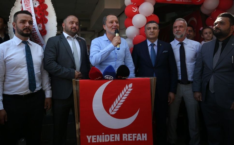Yeniden Refah Partisi Genel Başkanı Erbakan, Çanakkale'de partililerle buluştu (Video)