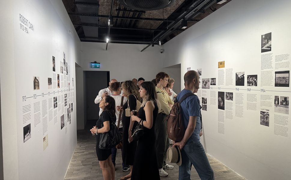 "Robert Capa-Gerçek En İyi Fotoğraftır" sergisi Ara Güler Müzesi'nde açıldı