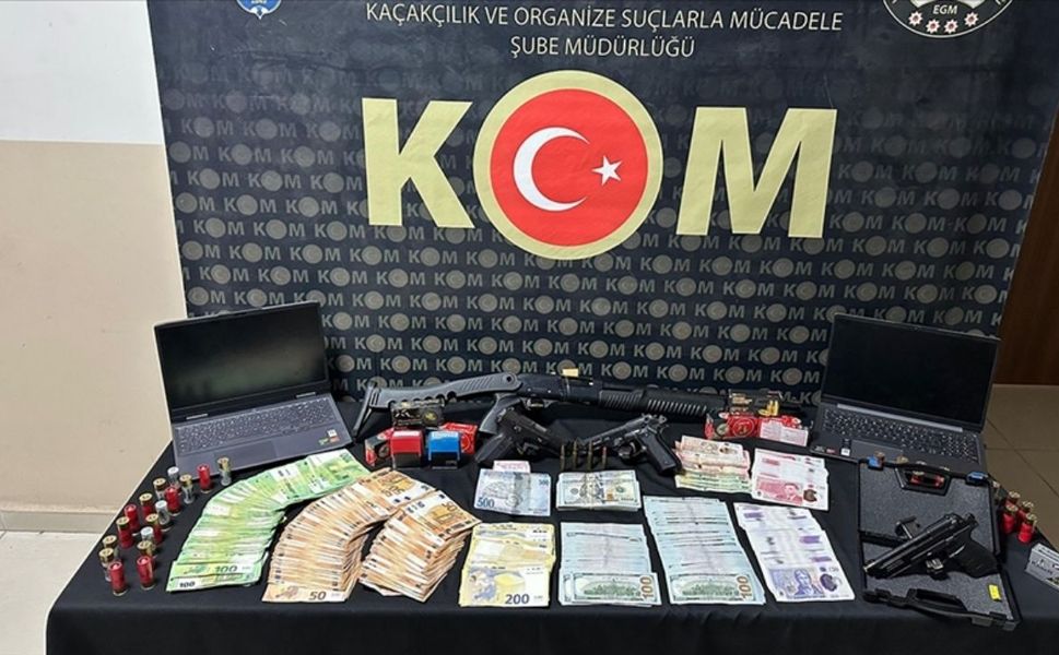 Rüşvet ve kaçakçılık operasyonunda 26 zanlı tutuklandı