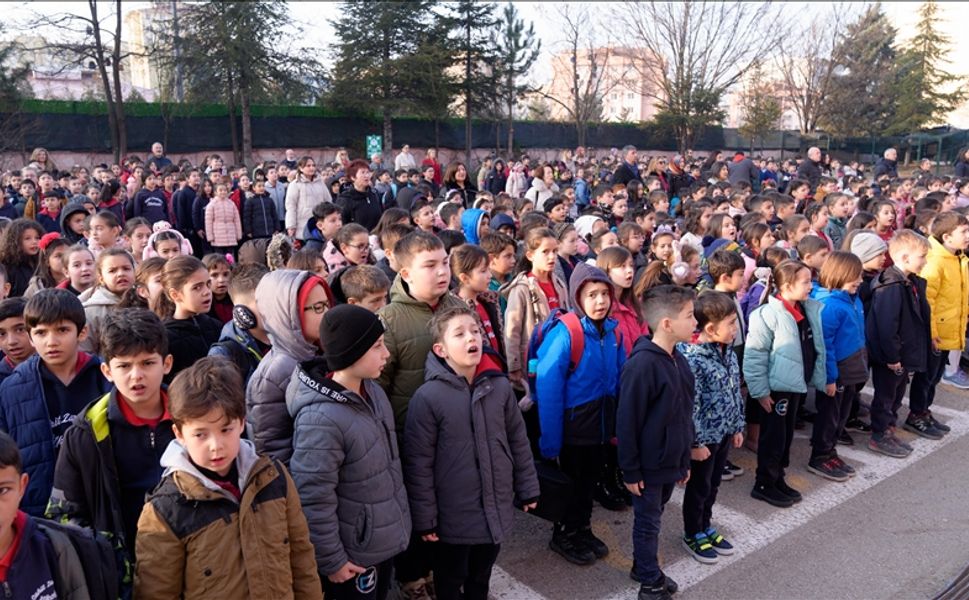 Okullarda yarın saygı duruşunda bulunulacak