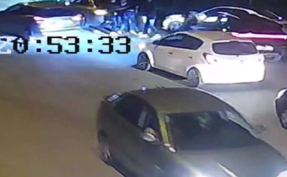 Trafikte çıkan kavgada 2 kişi bıçakla yaralandı