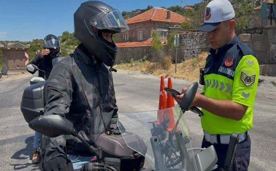 Çanakkale'de motosiklet ve motorlu bisiklet sürücüleri denetlendi