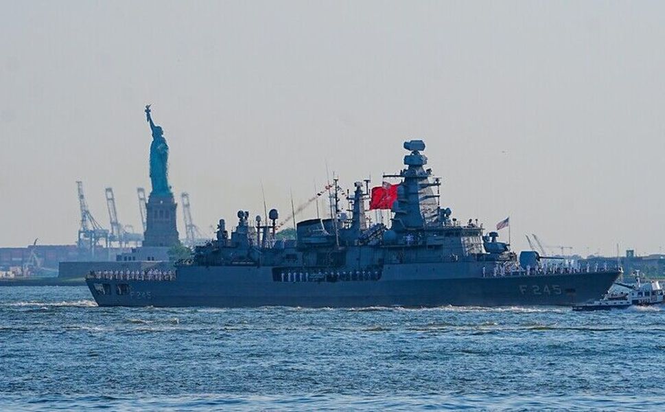 TCG Oruçreis New York’ta, Türkiye’yi temsil etti