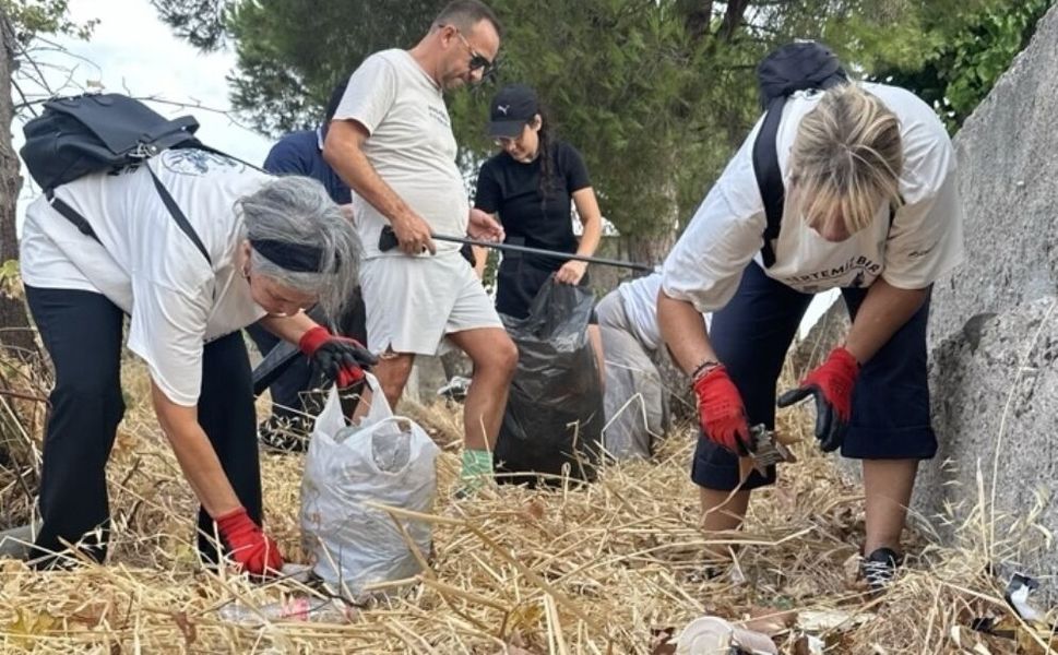 Çanakkale'de çevreciler temizlik için seferber oldu