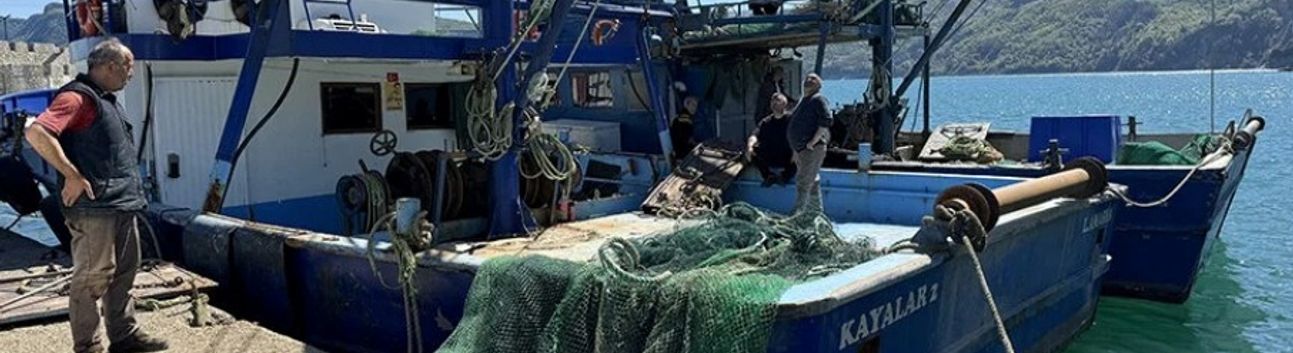 Balıkçılar, tekne ve ağ bakım mesaisine başladı